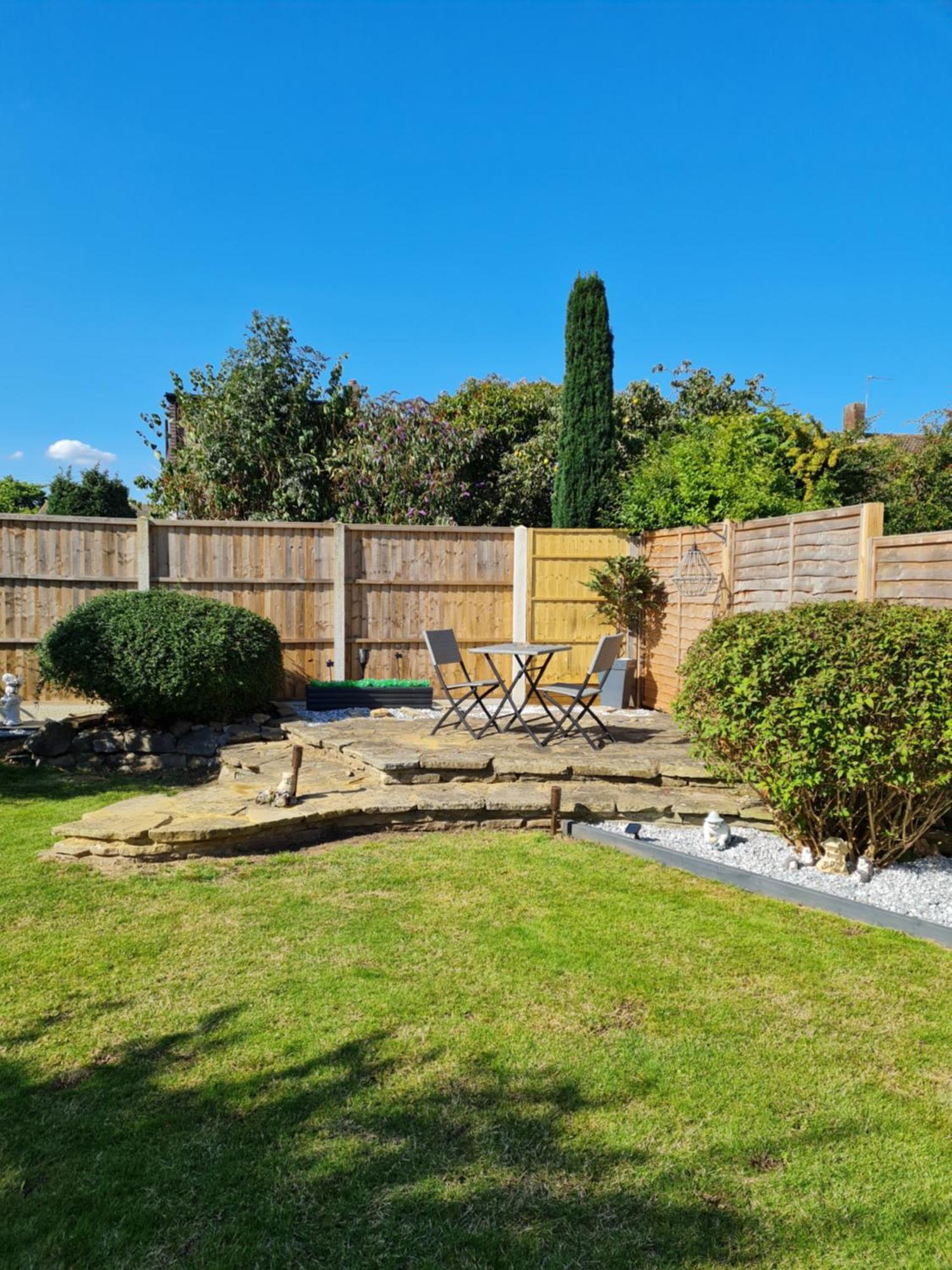 A Bright And Spacious Gem Staines-upon-Thames Ngoại thất bức ảnh